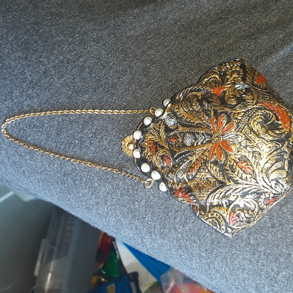 NOSTALGIA HANDBAG PIECE NRMINT CONDITION